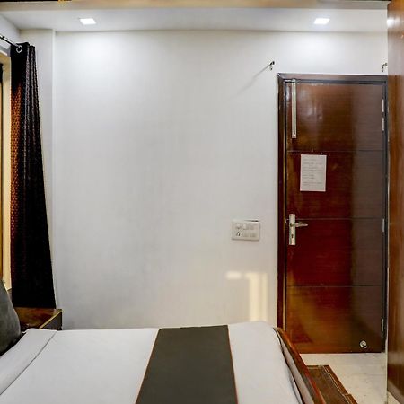 Collection O R S Villa Near Lotus Temple New Delhi Bagian luar foto