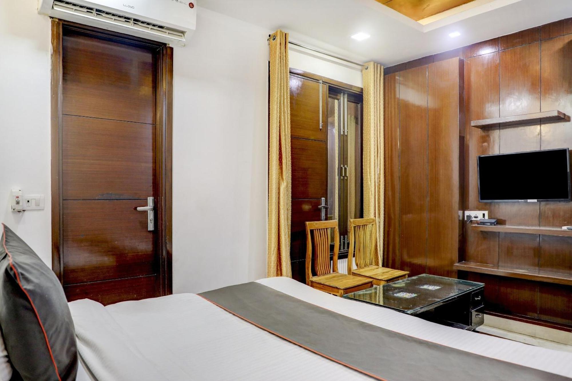 Collection O R S Villa Near Lotus Temple New Delhi Bagian luar foto